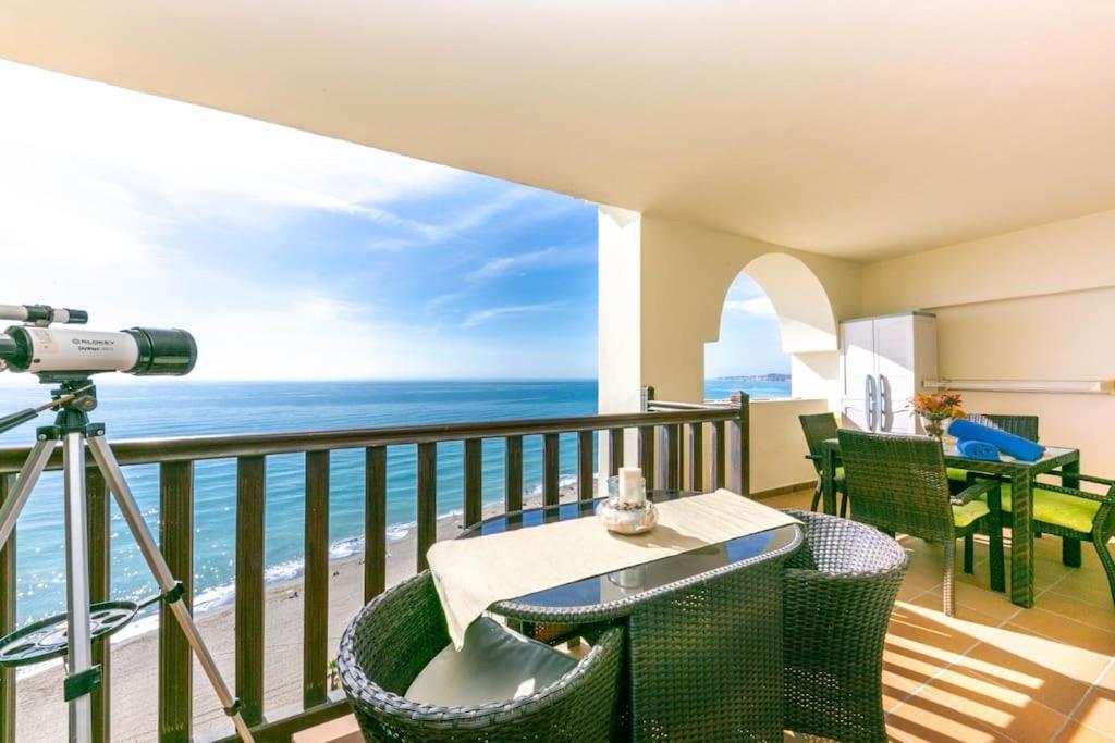 Magnificas Vistas Al Mar Apartment Benalmadena Bagian luar foto