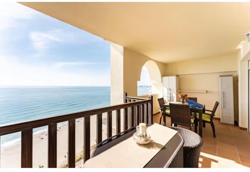 Magnificas Vistas Al Mar Apartment Benalmadena Bagian luar foto